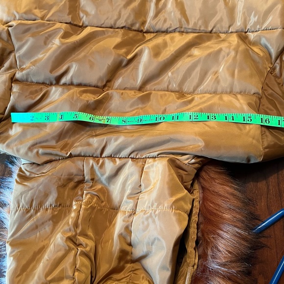 Jacket w faux fur removable hood - Picture 8 of 9